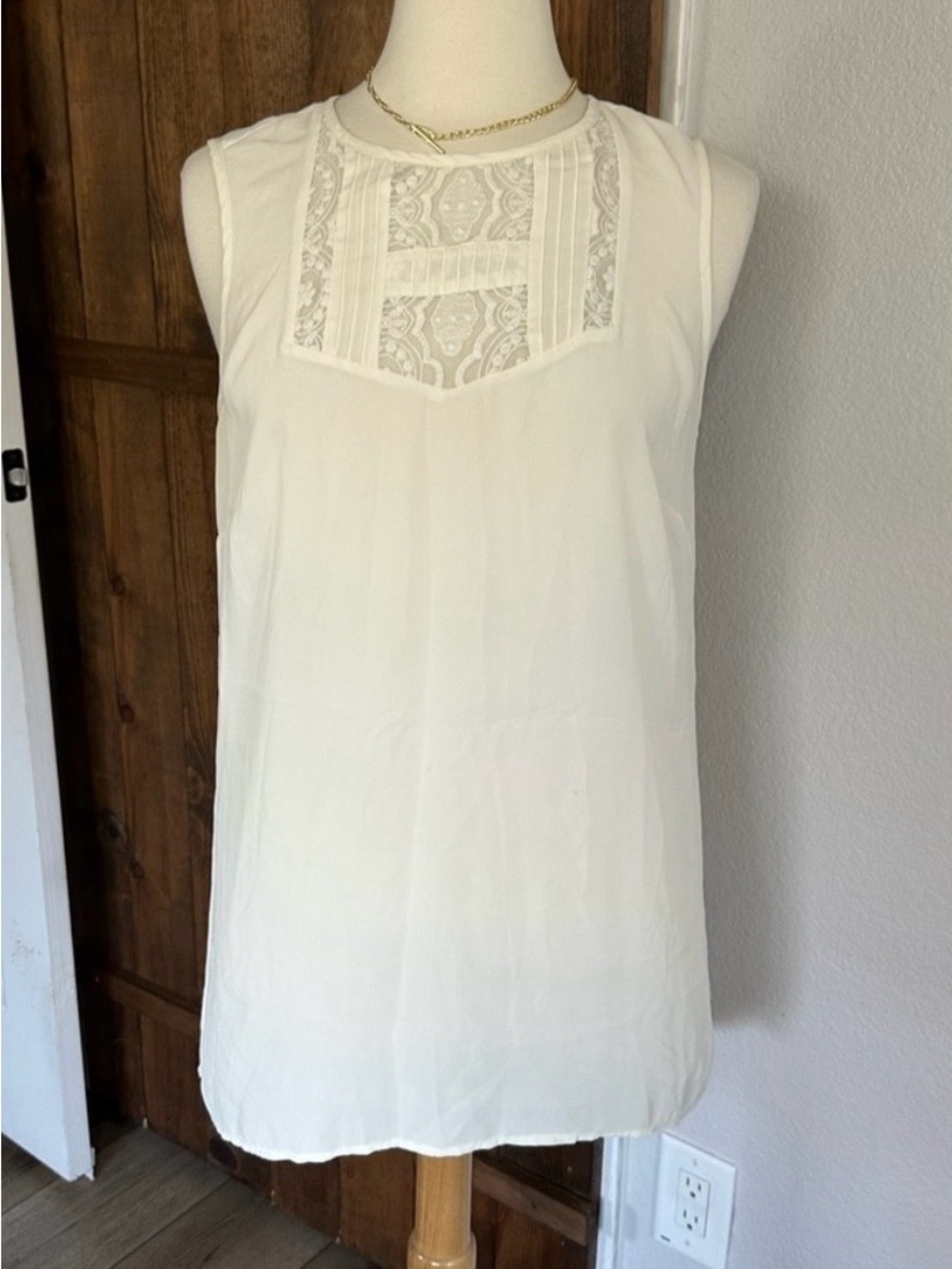 DR2 Cream Sleeveless Lace Yoke Blouse